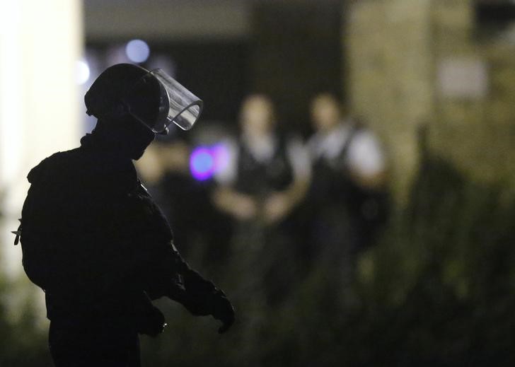© Reuters. Francia advierte de nuevos ataques y tiene 15.000 personas en el radar policial