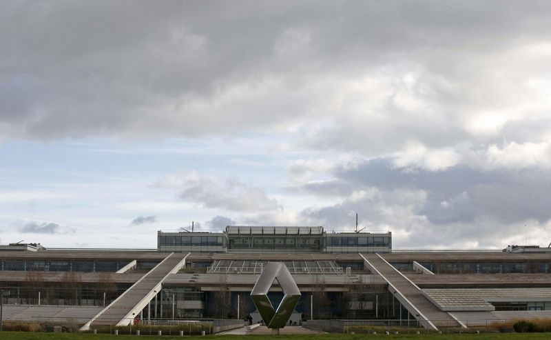 © Reuters. RENAULT S’ASSOCIE A CENTRALE NANTES SUR LES VOITURES ÉLECTRIQUES