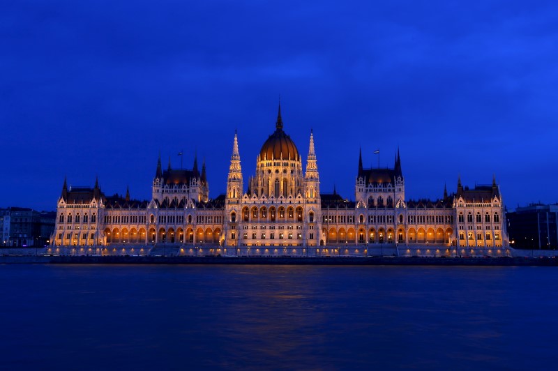 © Reuters. The Hungarian Parliament building is seen in Budapest