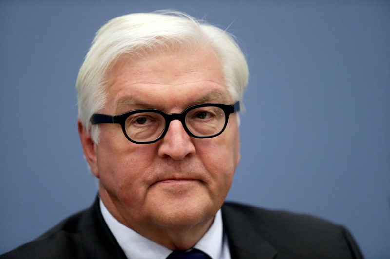 © Reuters. Germany's Foreign Minister Steinmeier listens during a news conference in Riga