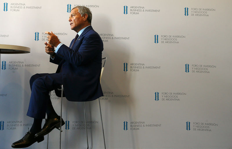 © Reuters. Sorrell, CEO of advertising group WPP, speaks during an interview with Reuters at the Argentina Business and Investment Forum 2016 in Buenos Aires