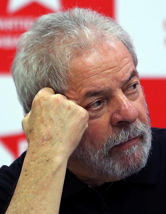 © Reuters. Ex-presidente Luiz Inácio Lula da Silva durante reunião com membros do Partido dos Trabalhadores (PT) em São Paulo, Brasil