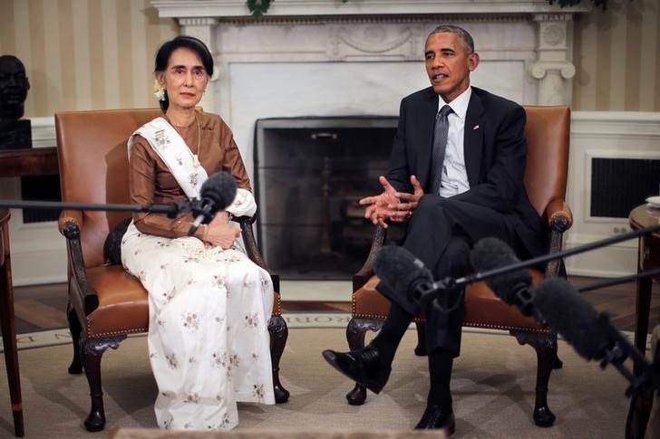 © Reuters. Obama e Suu Kyi se reúnem na Casa Branca