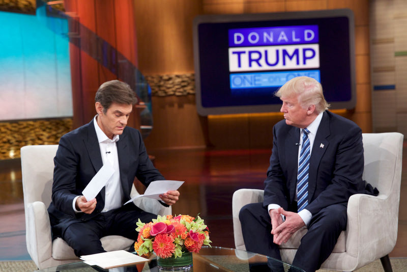 © Reuters. Donald Trump releases medical records for the first time to Dr. Oz on The Dr. Oz Show detailing the results of his most recent physical examination, in New York