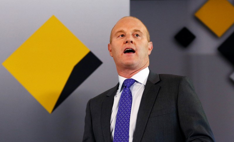 © Reuters. Ian Narev, Chief Executive Officer of Commonwealth Bank of Australia talks during a media conference in central Sydney