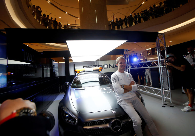 © Reuters. Mercedes' Nico Rosberg of Germany attends a publicity event ahead of the Singapore F1 Grand Prix Night Race in Singapore
