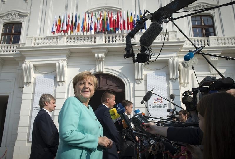 © Reuters. ميركل: الوضع الأوروبي حرج وقمة واحدة لا تكفي
