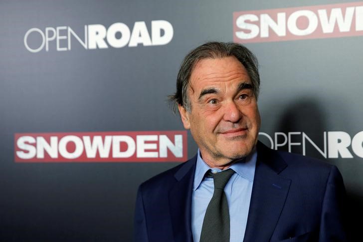 © Reuters. Diretor Oliver Stone no lançamento do filme "Snowden", em Nova York