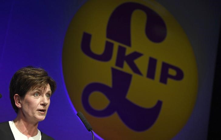 © Reuters. Diane James, nova líder do Partido de Independência do Reino Unido (Ukip) fala em conferência anual do partido em Bournemouth, Inglaterra