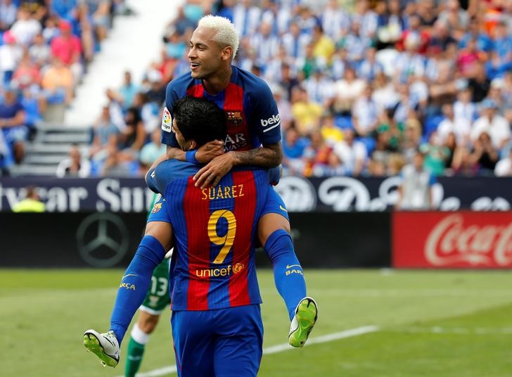 © Reuters. Messi, Suárez y Neymar marcan en la sencilla victoria del Barça frente al Leganés