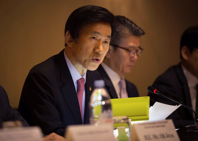 © Reuters. Minister of Foreign Affairs Yun Byung-se of South Korea speaks during a meeting between leaders from South Korea, Japan and the United States in New York