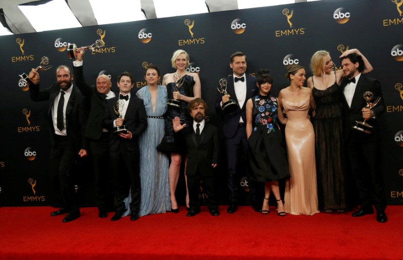 © Reuters. HBO ET "GAME OF THRONES" TRIOMPHENT AUX EMMYS