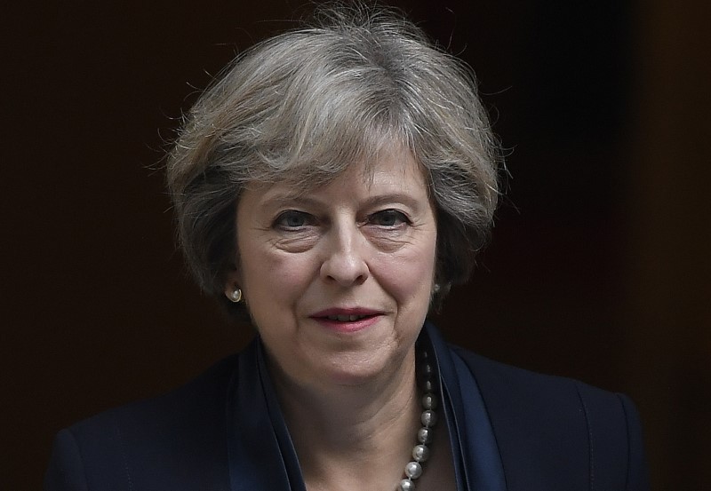 © Reuters. Britain's Prime Minister May leaves 10 Downing Street in central London, Britain