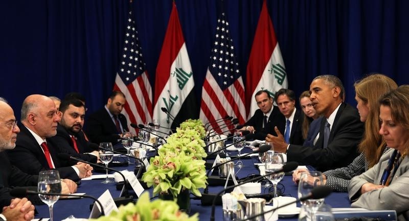 © Reuters. U.S. President Barack Obama meets with Iraq Prime Minister Haider al-Abadi in New York