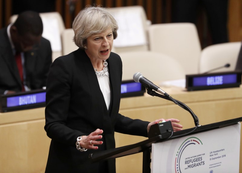 © Reuters. Britain's Prime Minister Theresa May speaks during a high-level meeting on addressing large movements of refugees and migrants at the United Nations General Assembly in Manhattan, New York