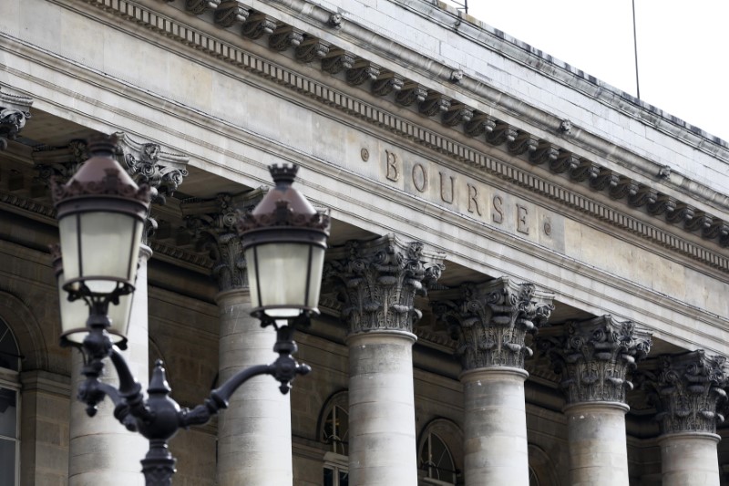 © Reuters. LES BOURSES EUROPÉENNES ATTENTISTES AVANT LES DÉCISIONS DES BANQUES CENTRALES