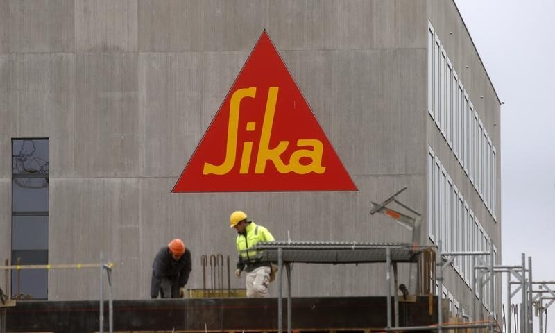 © Reuters. A file photo shows the company's logo of Swiss chemicals group Sika at an office building in Zurich