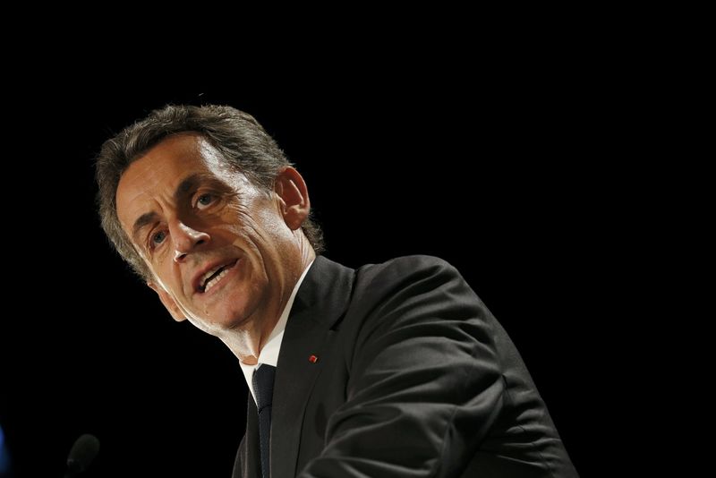 © Reuters. Nicolas Sarkozy, former head of the Les Republicains political party, attends a political rally in Franconville