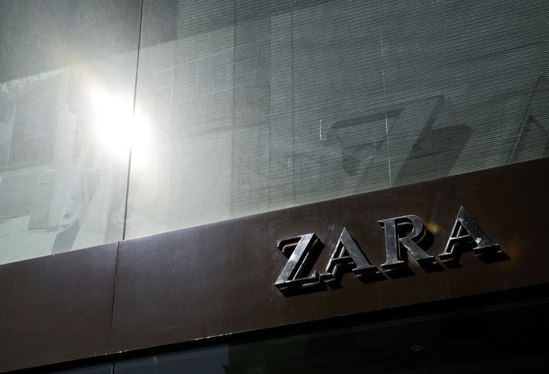 © Reuters. A Zara logo can be seen on a Zara store, an Inditex brand, in central Madrid, Spain