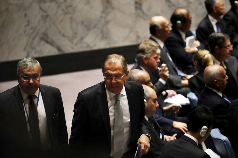 © Reuters. Russian Foreign Minister Sergei Lavrov departs after remarks from U.S. Secretary of State John Kerry regarding Russian actions in Syria during a meeting of the United Nations Security Council in New York