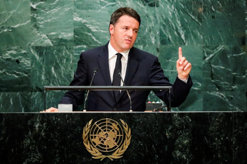 © Reuters. Italian Prime Minister Renzi addresses the United Nations General Assembly in the Manhattan borough of New York