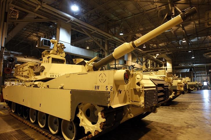 © Reuters. An Abrams battle tank during a tour of the Joint Systems Manufacturing Center, Lima Army Tank Plant, in Lima