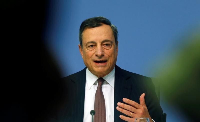 © Reuters. European Central Bank President Draghi attends a news conference at the ECB headquarters in Frankfurt