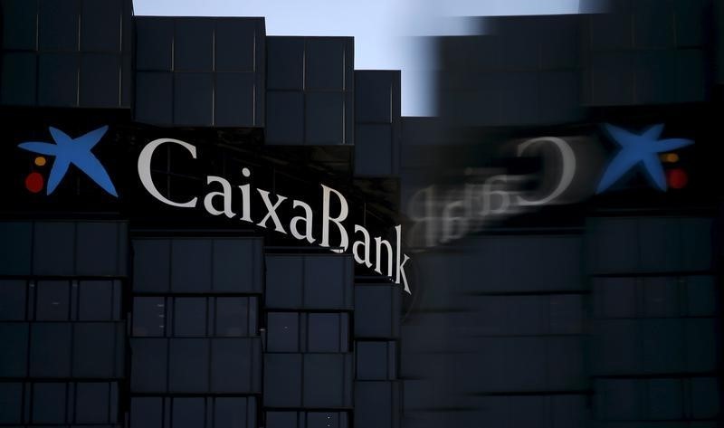 © Reuters. Caixabank colocará un 10 pct de su capital para reforzarse ante opa a BPI