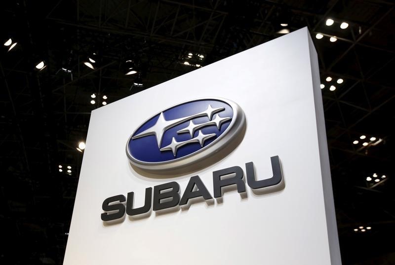 © Reuters. Fuji Heavy Industries Ltd's Subaru logo is displayed at the 44th Tokyo Motor Show in Tokyo, Japan