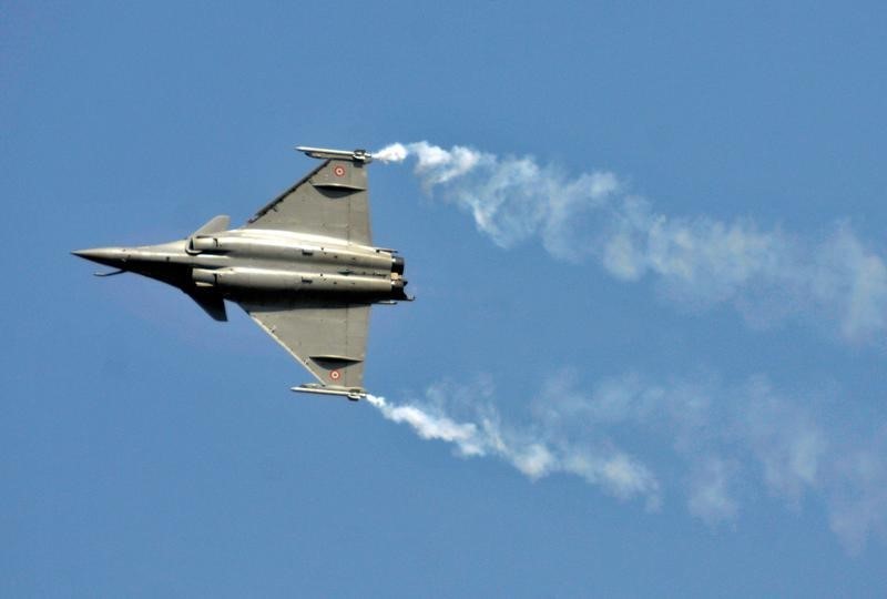 © Reuters. الهند توقع صفقة بقيمة 7.8 مليار يورو لشراء 36 مقاتلة رافال