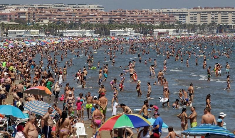 © Reuters. Los hoteles españoles tuvieron una ocupación del 78 por ciento en agosto