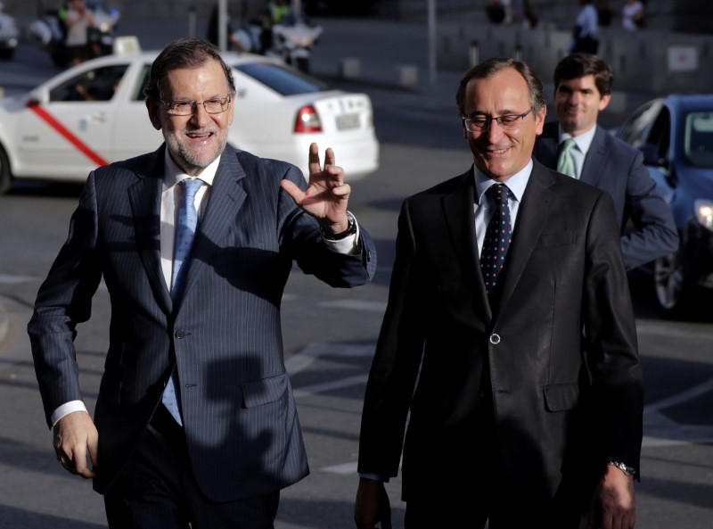 © Reuters. El bloqueo político nacional eclipsa el final de las campañas vasca y gallega
