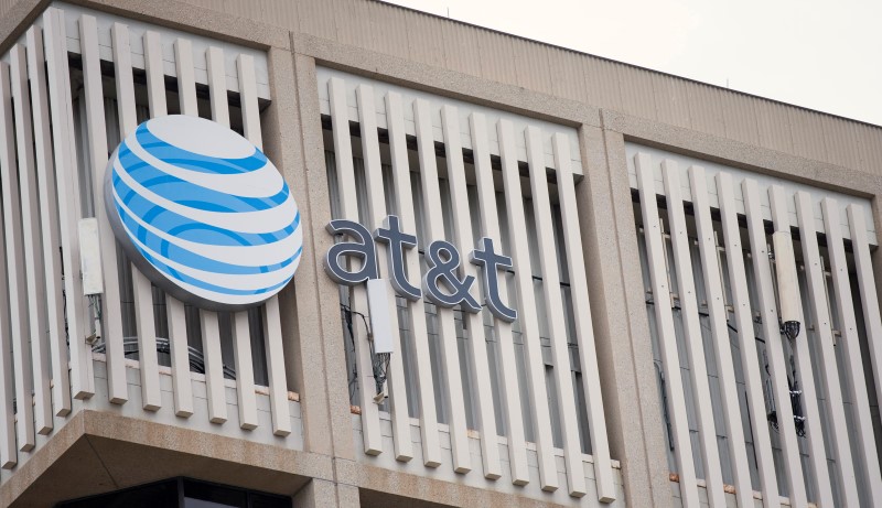AT&T agrees to pay $450,000 to settle U.S. probe