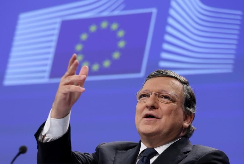 © Reuters. Outgoing EU Commission President Barroso addresses a news conference in Brussels