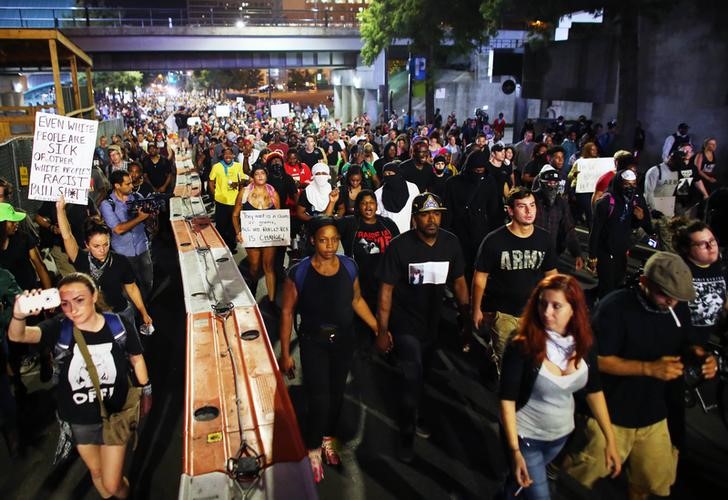 © Reuters. Manifestantes protestam contra morte de homem negro em Charlotte