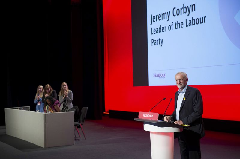 © Reuters. Newly re-elected opposition Labour Party leader, Jeremy Corbyn, speaks during Labour's women's conference on the eve of the Labour Party annual conference, in Liverpool