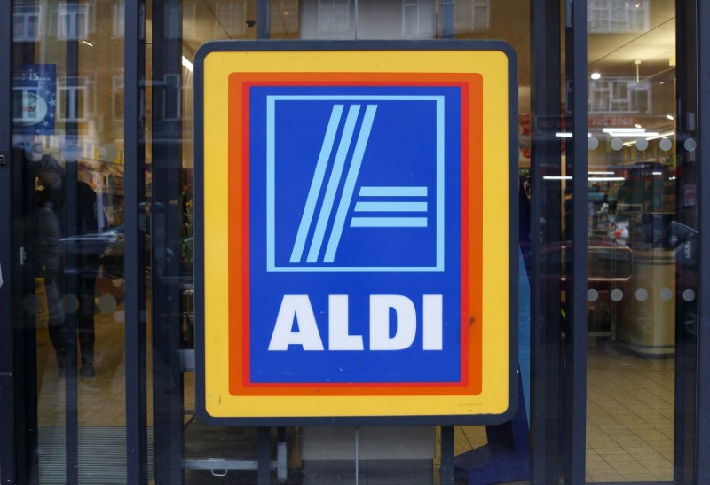 © Reuters. A branch of Aldi supermarket, which has ordered a recall of two frozen prepared meals that had contained horse meat in tests, is seen in northwest London