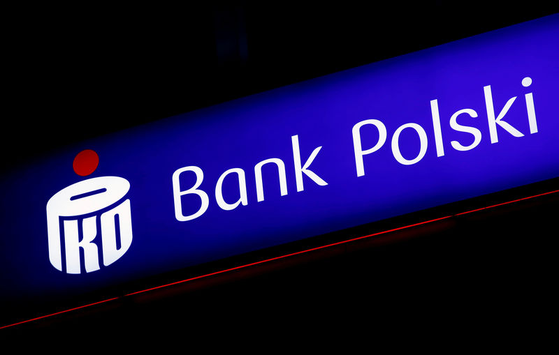 © Reuters. The logo of the PKO BP is seen on the bank's headquarters in Warsaw