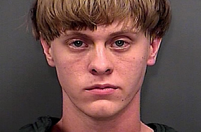 © Reuters. Charleston County Sheriff's Office handout booking photo of Dylann Roof