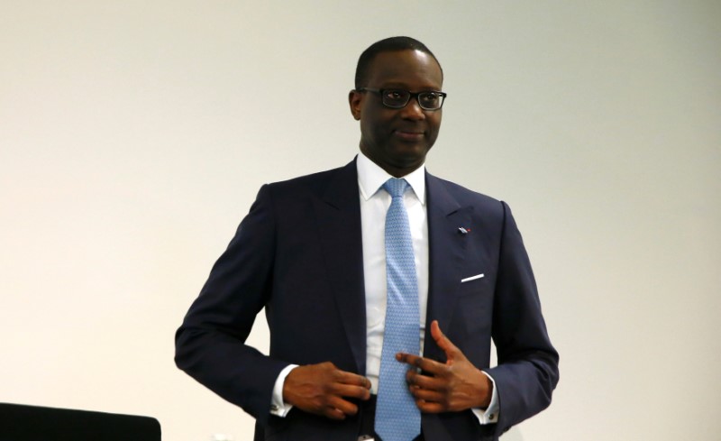 © Reuters. CEO Thiam of Swiss bank Credit Suisse arrives before a news conference in Zurich
