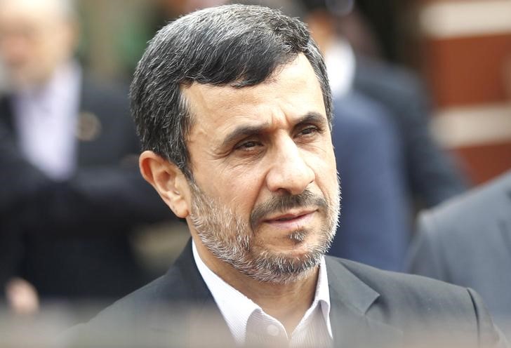 © Reuters. أحمدي نجاد يقول إنه لن يترشح مجددا لانتخابات الرئاسة الإيرانية