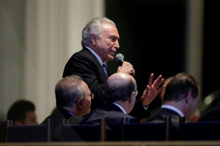 © Reuters. Temer fala durante reunião no Palácio da Alvorada