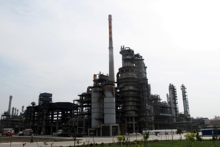 © Reuters. НПЗ компании Chambroad Petrochemicals в Боксине, провинция Шандон, Китай