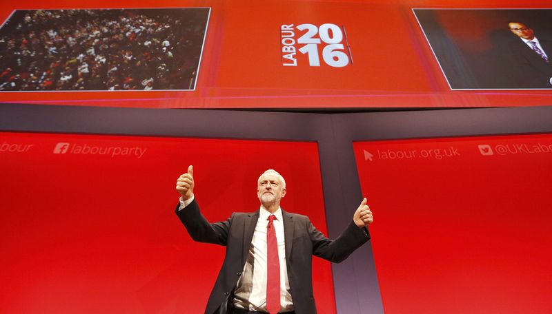 © Reuters. Britain's Labour Party leader Jeremy Corbyn gestures after delivering his keynote speech at the Labour Party conference in Liverpool