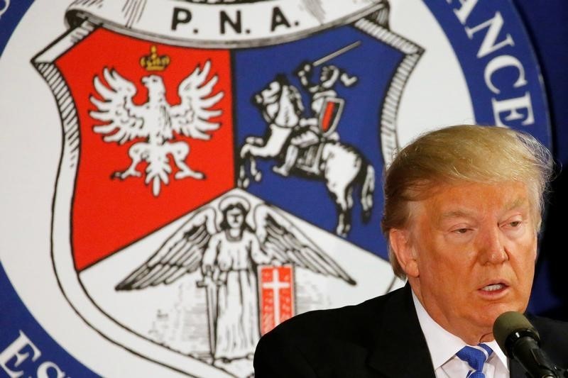© Reuters. Trump addresses the Polish National Alliance in Chicago, U.S.
