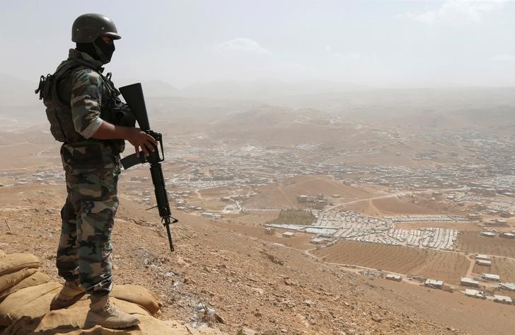 © Reuters. تحليل-الجيش اللبناني يواجه خطر الجهاديين على الحدود السورية