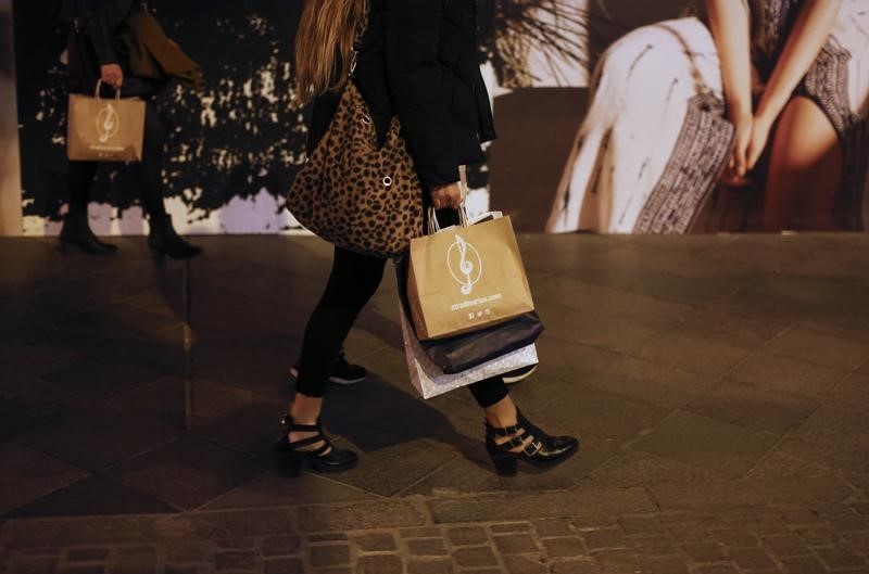 © Reuters. Las ventas minoristas siguen moderando su crecimiento en agosto