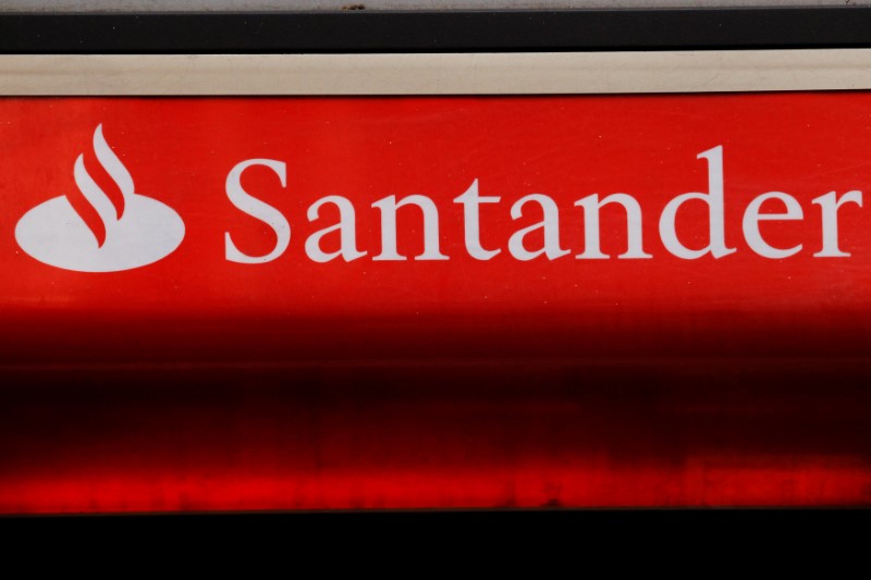 © Reuters. Signage for Santander bank in London