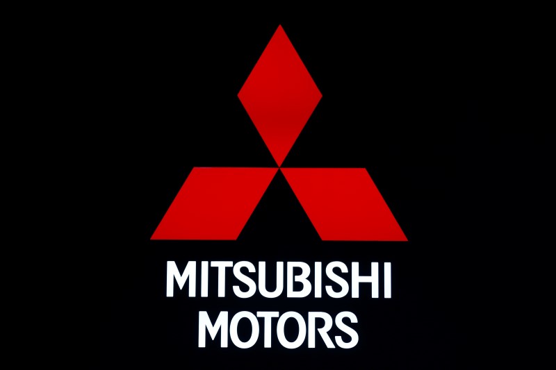 © Reuters. A Mitsubishi Motors logo is seen on media day at the Paris auto show