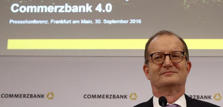 © Reuters. Commerzbank CEO Zielke addresses a newsconference in Frankfurt